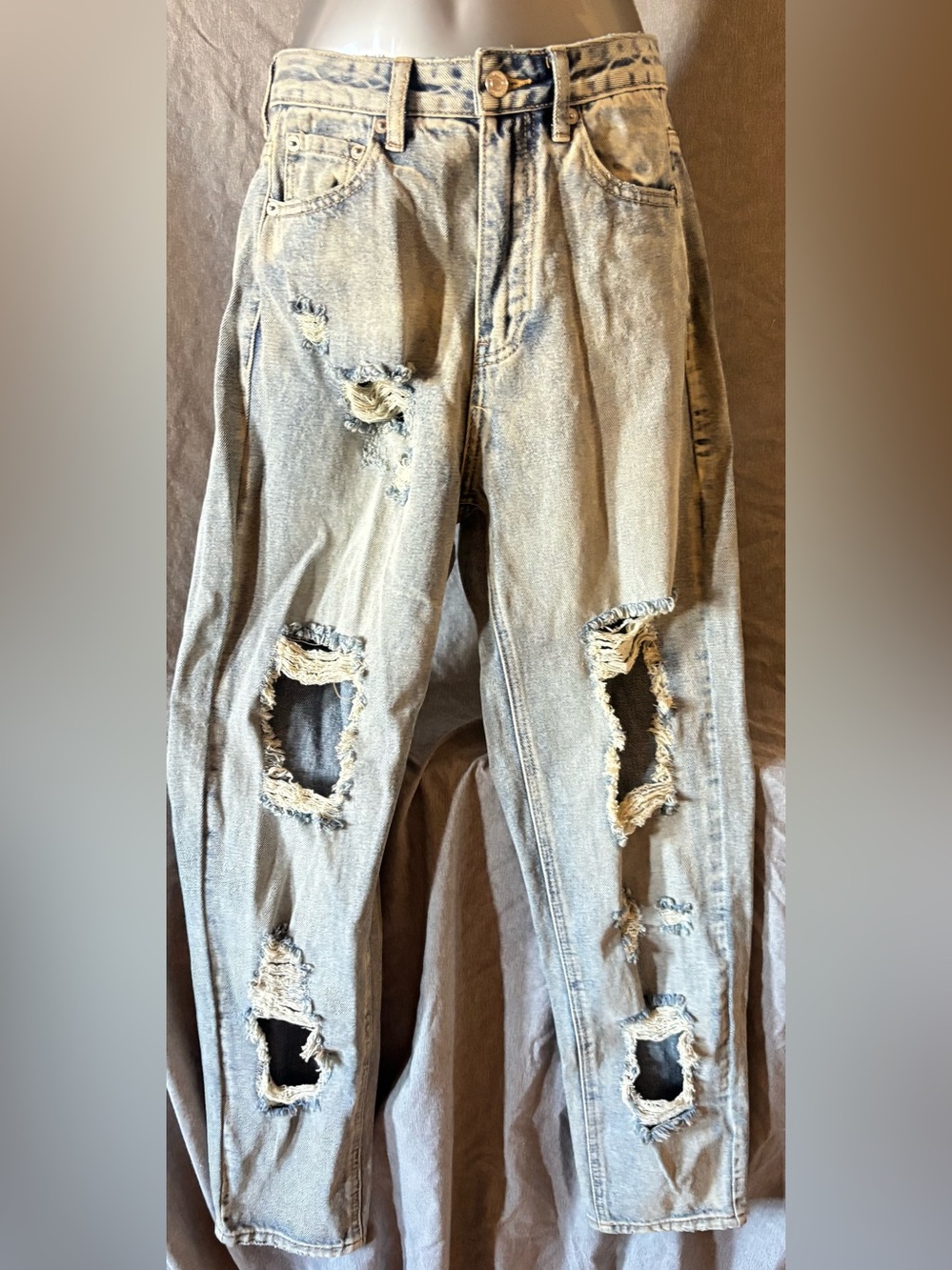 White Fox Boutique Distressed Light Blue Straight Leg Baggy Jeans size S